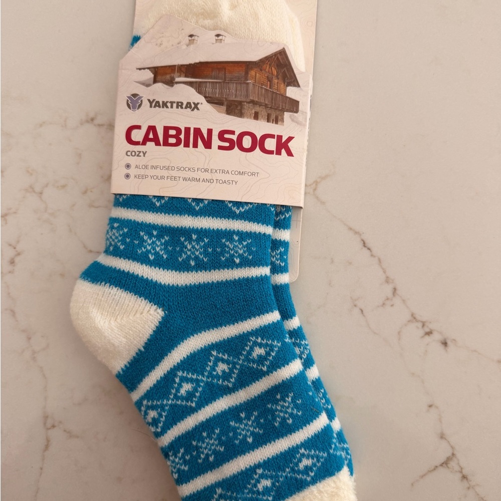 Yaktrax Cozy Cabin Socks - Blue and Cream